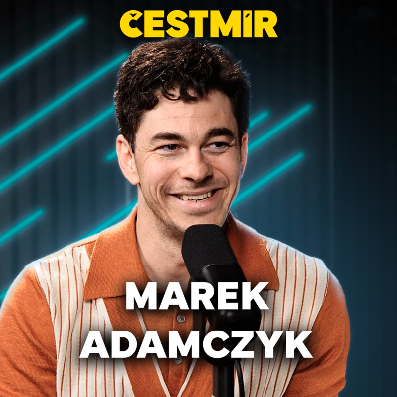 Obrázek epizody Marek Adamczyk. Spokojený život, otcovství bez iluzí, dědečkův odkaz i hranice hereckého aktivismu