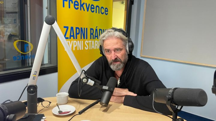 Obrázek epizody Roman Zach: Nerad chodím po představení mezi lidi. Chci to v sobě nechat doznít