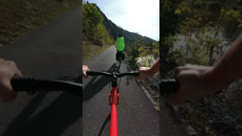 Obrázek epizody Beautiful Prague bikeride!