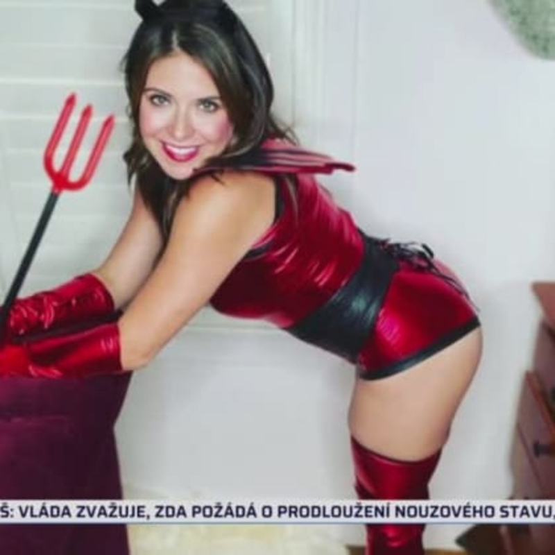 Obrázek epizody Vyhozeni ze školy kvůli fotkám