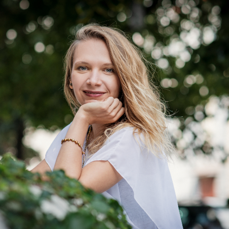 Obrázek epizody Ivana Kolcunová: O ženské intimitě, pádech i o vzletu na šálách