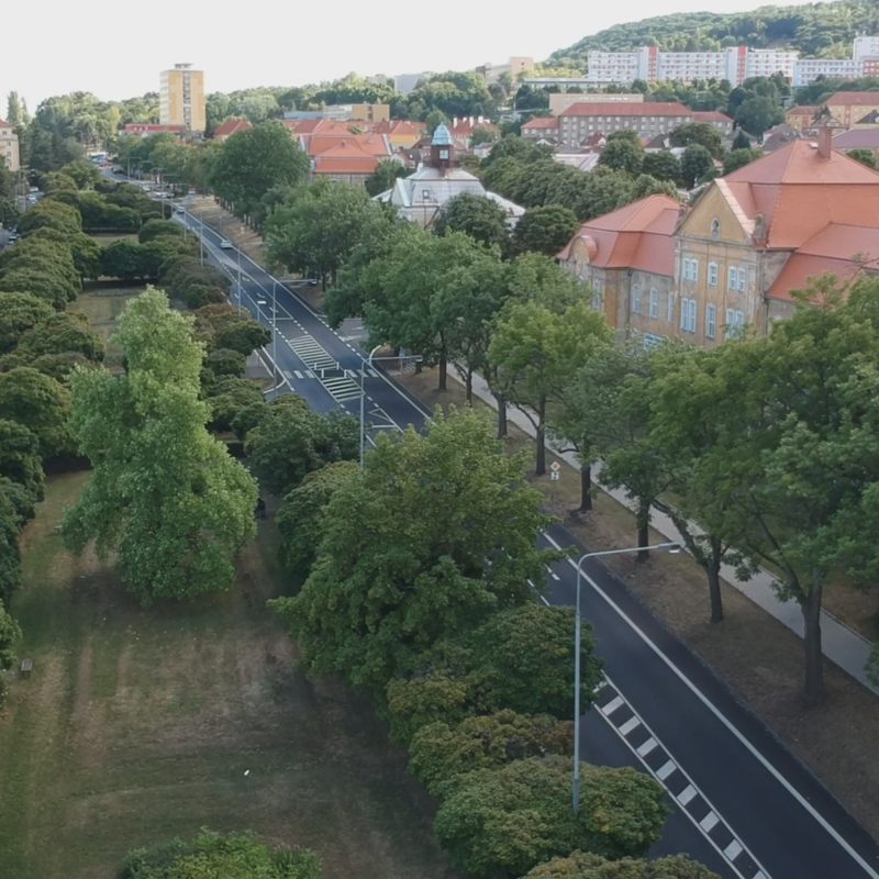 Obrázek epizody V Mostě je po rekonstrukci několik frekventovaných silnic.