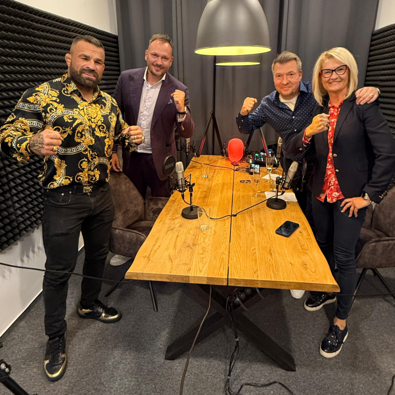 Obrázek epizody #32 – Dva činžáky za čtvrt roku jen na rozehřátí… Karlos „Investor“ Vémola