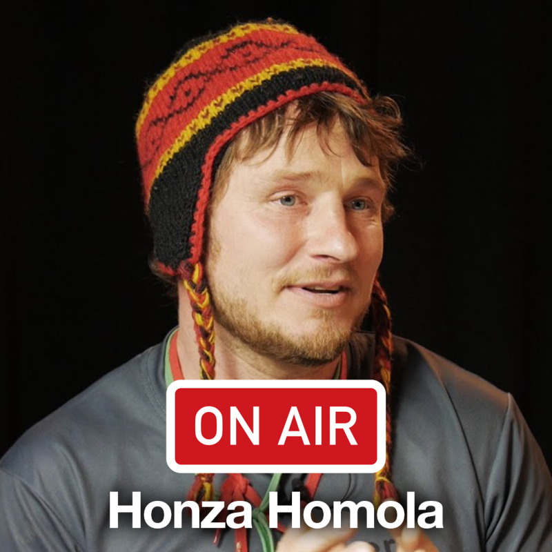 Obrázek epizody Honza Homola ON AIR: „Začal jsem se učit na housle a uvažuju, že se přihlásím na Ježkárnu."