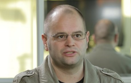 Obrázek epizody Hlavní problém nás čeká až po volbách, do té doby vláda nebude chtít omezit svoji podporu. Až to dopadne na střední třídu, tak ten náraz bude velmi tvrdý, říká Daniel Hůle z organizace Člověk v tísni