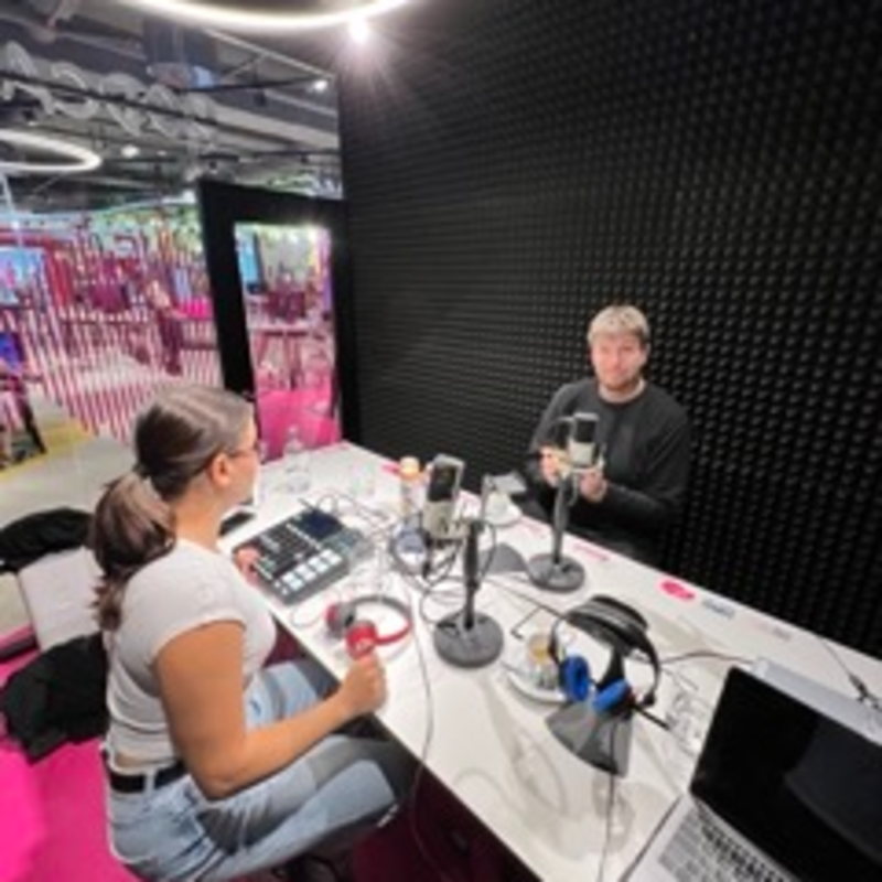 Obrázek epizody 05 - Louis Vuitton mezi kávami, kávové vlny aneb práce v "coffee chainu" není sranda s Jaroslavem Slámečkou z CandyCane Coffee