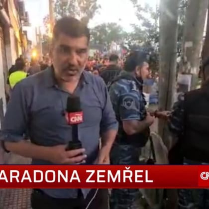 Obrázek epizody Speciální vysílání ke smrti fotbalové legendy Diega Maradony