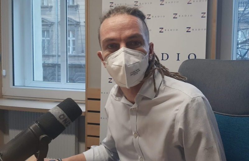 Ivan Bartoš /Piráti/: Řada otázek, kde jsme principiálně odlišní od ODS, vůbec nebude na pořadu dne, protože země bude v hluboké ekonomické krizi. Já doufám, že ten konzervativní blok, když ve volbách uspěje, tak se domluví, co bude země potřebovat