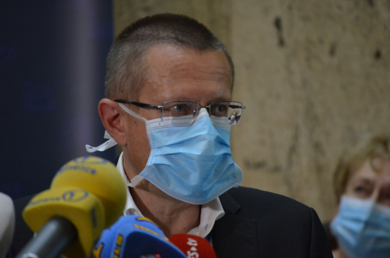 Obrázek epizody Epidemie brzdí, efekt v nemocnicích je ale pomalý, říká šéf ÚZIS Ladislav Dušek