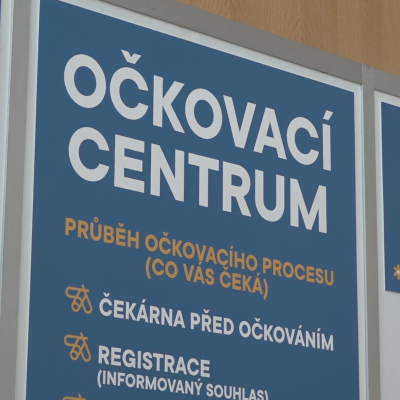 Obrázek epizody V malé sportovní hale v Mostě začíná vakcinace proti nemoci covid-19.