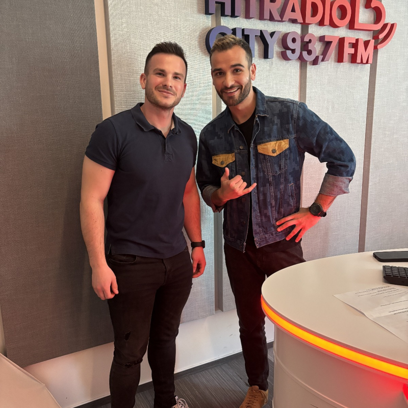 Obrázek epizody Danone podcast na téma Zdravý pohyb a výživa s Dominikem Vršanským a Jiřím Zábojníkem.