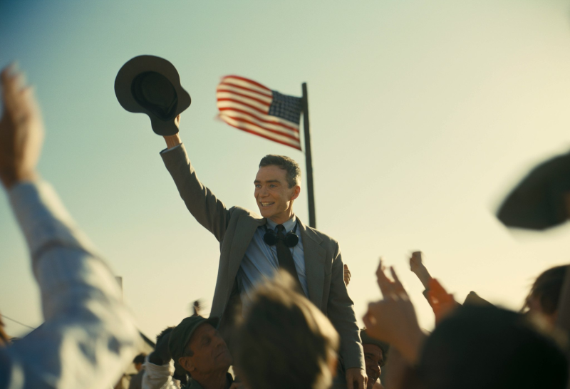 Obrázek epizody Filmovým cenám už se rýsují favorité. Nominacím na Glóby dominuje „Barbenheimer“ a Scorsese