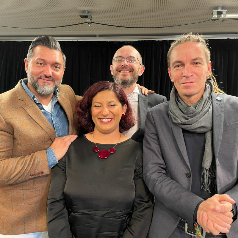 Obrázek epizody Diskuze na téma bydlení pro Romy s ministrem pro místní rozvoj Ivanem Bartošem. Pomůže nový zákon?