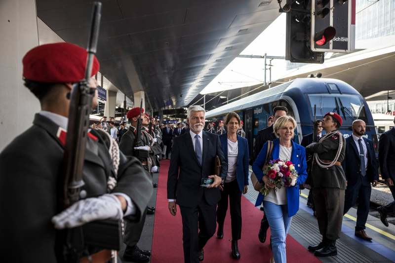 Obrázek epizody Úklid nejen na Hradě. S novým prezidentem se společnosti ulevilo