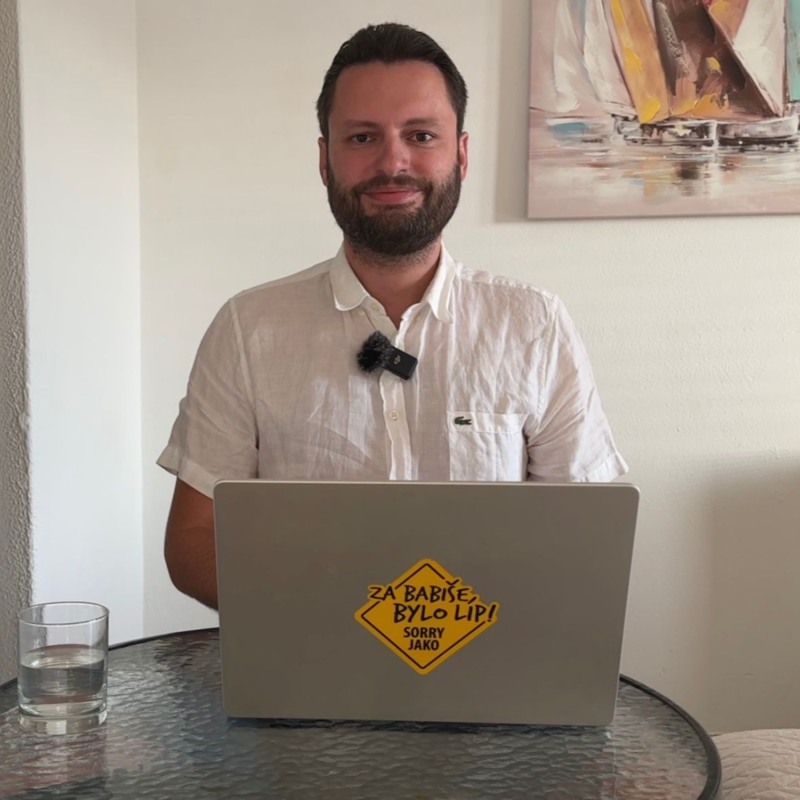 Obrázek epizody Jsme Patrioti pro Evropu! Společně s Viktorem Orbánem bojujeme za naši suverenitu. | Čau Praho! #90