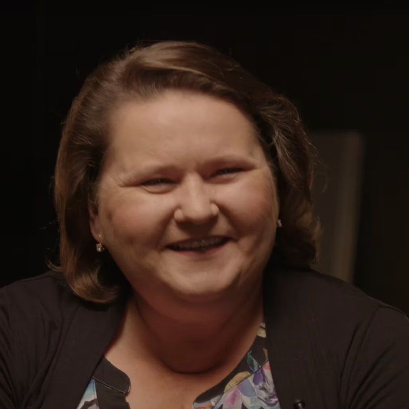 Obrázek epizody Marcela Fialková: Dostupné bydlení musí stát do padesáti tisíc za metr. Schvalování je stále pomalé.