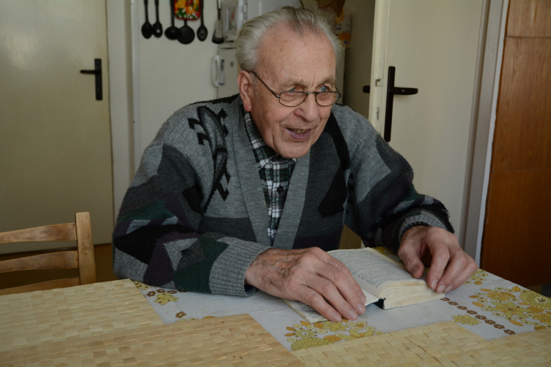 Obrázek epizody Století 21 #40 - Miloslav Bláha - "Protože pak nás sebrali a byli jsme na Mírově, faráři a odsud to byla jako přestupní stanice do těch gulagů..." výjimečný rozhovor s 95 letým mužem, který byl perzekuovaný kvůli své víře.