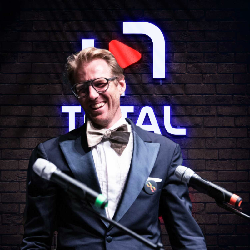 Obrázek epizody Bod obnovy mohl vzniknout jen mezi debutanty | Rozhovor s producentem Janem Kallistou