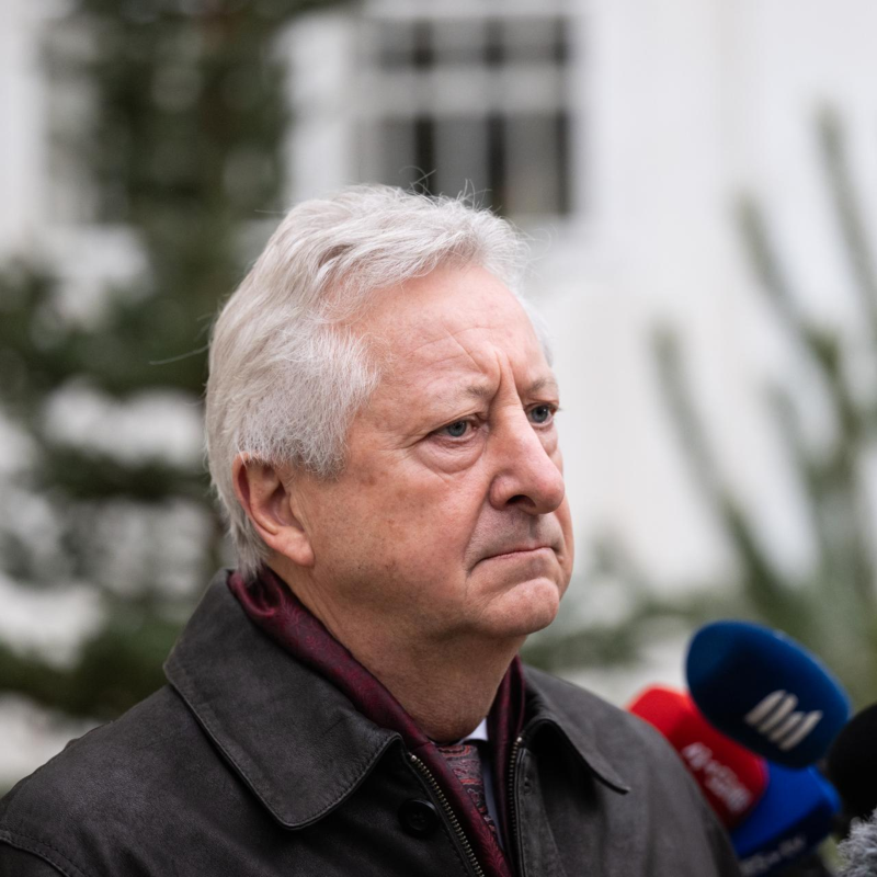 Obrázek epizody Budoucnost muniční iniciativy a nominant SPD na obraně. Jak se změní přístup Česka k válce na Ukrajině?