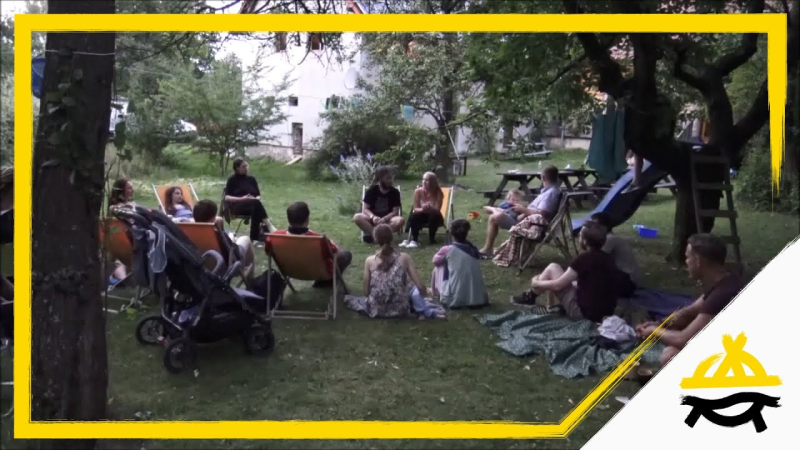 Obrázek epizody Jíťa s Urzou v Domu Svobodného přístavu o sebeřízeném vzdělávání v Ježku bez klece, srpen 2023