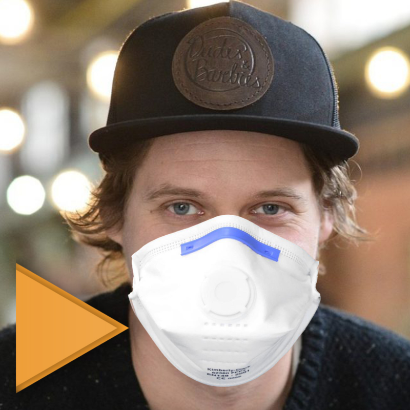 Obrázek epizody Lukáš Žďárský: Vláda nás dopravila zpět do ČR. Bali si epidemií již prošlo. Lidé to tam vyleželi.