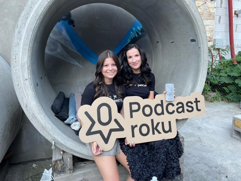 Obrázek epizody Vítězství v anketě Podcast roku nás nakoplo do dalších let, říkají autorky podcastu Opravdové zločiny Lucie Bechynková a Bára Krčmová