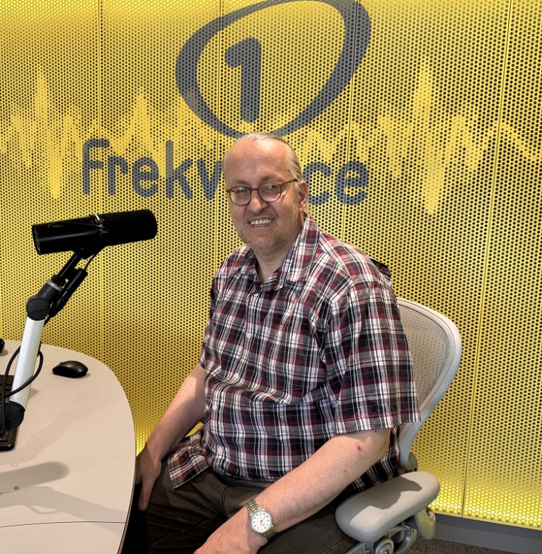 Obrázek epizody HELE, MOTORKA! "Vyhněte se na silnici slepotě z nepozornosti," varuje neurovědec Aleš Stuchlík