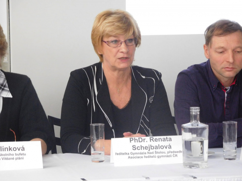 Obrázek epizody Schejbalová: Zaplať pánbůh za to, že ještě tento školní rok se studenti podívají do školy