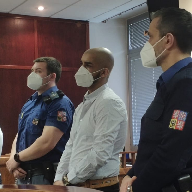 Obrázek epizody Muž prodával čtrnáctiletou dívku cizincům