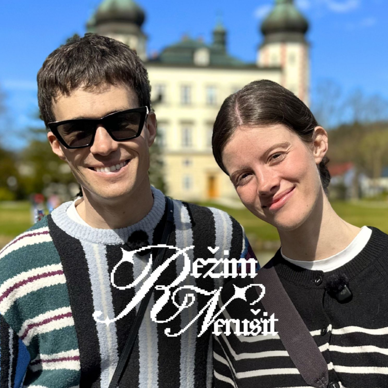 Obrázek epizody Z Prahy odešli do Krkonoš. Takhle dnes vypadá offline život Barbory a Alberta Černých