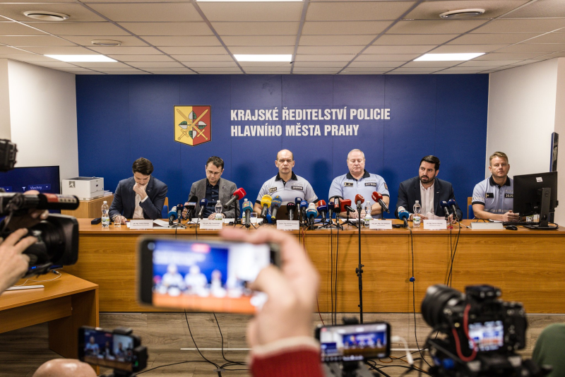 Obrázek epizody Nepochybili jsme, ale měli jsme líp komunikovat. Policie zhodnotila zásah na FF UK