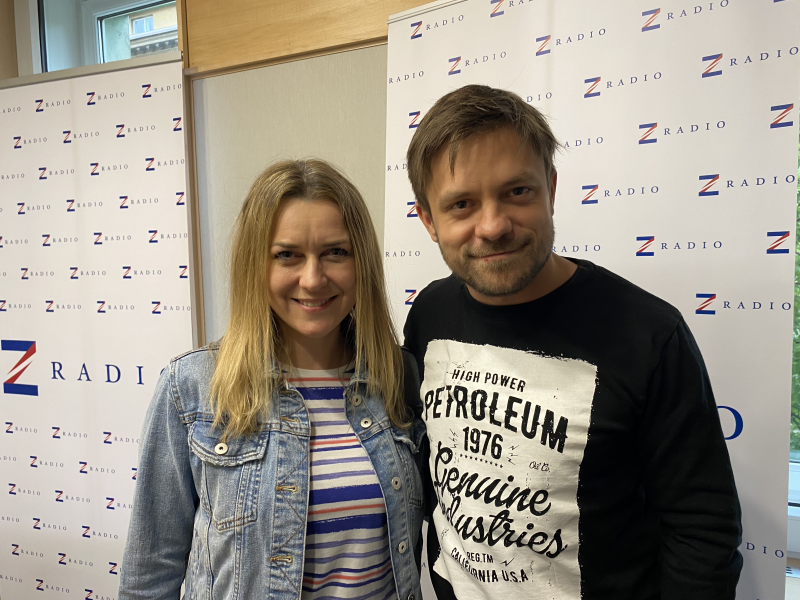 Obrázek epizody Herec a režisér Jiří Mádl pro Rádio Z: Love story zubních kartáčků - dělali jsme kamerové zkoušky, i kartáčky mají svoji mimiku.