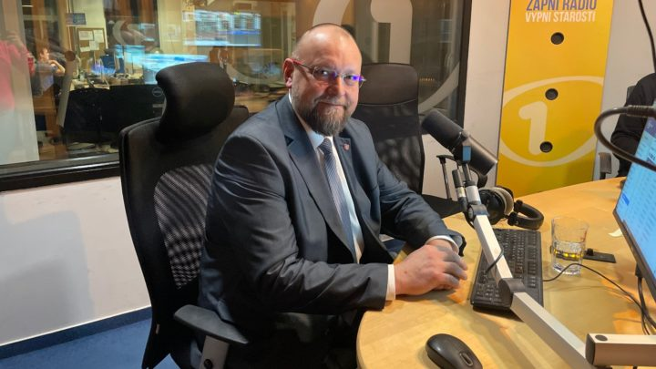 Obrázek epizody Jan Bartošek: Rezignace Jurečky? Členská základna říká, že změnu chce