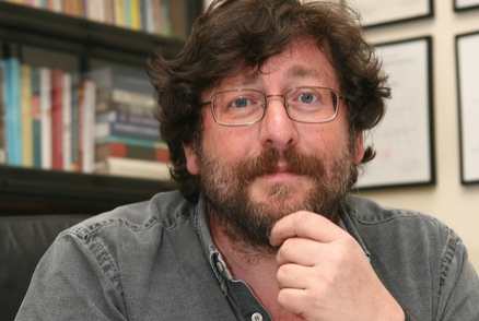 Obrázek epizody Ty vztahy, které byly kvalitní ještě před koronakrizí, se utužily. Očekávám pokles mimomanželských a náhodných sexuálních styků, říká sexuolog Petr Weiss