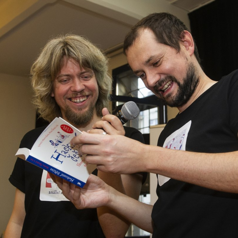 Obrázek epizody 74 - S Michalem Škrabalem a Martinem Kavkou o nových slovech v češtině