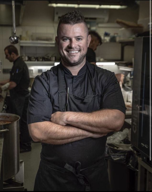 Obrázek epizody S1 E22: Skromné jídlo s Jirkou Hrachovým, šéfkuchařem restaurace Výčep