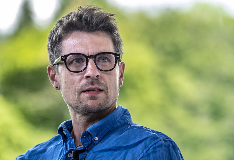 Obrázek epizody ROZHOVARY: Nechtěl jsem ho hrát jako slizouna, říká Juraj Loj o roli inspirované Kulínským