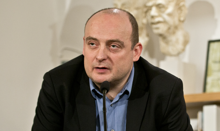 Válka na Ukrajině připomíná v některých ohledech válku vyhlazovací, říká Jan Šír