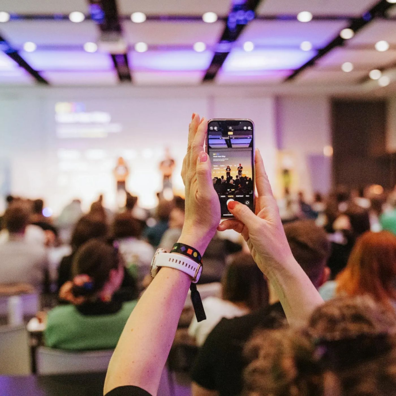 Obrázek epizody Jak vybírám přednášející na konference? A proč jsem si na to vibe codoval appku?