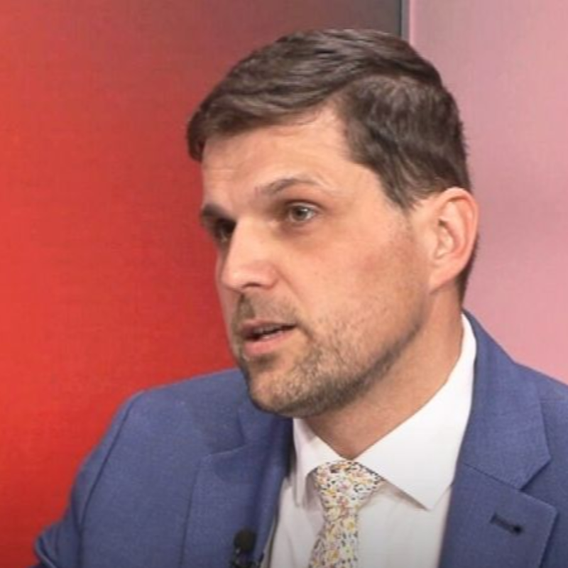 Obrázek epizody Kuloáry | Petr Hladík (KDU-ČSL): Prohraná bitva o zálohování? Česko zůstává odpadovou velmocí | 23. 4. 2025