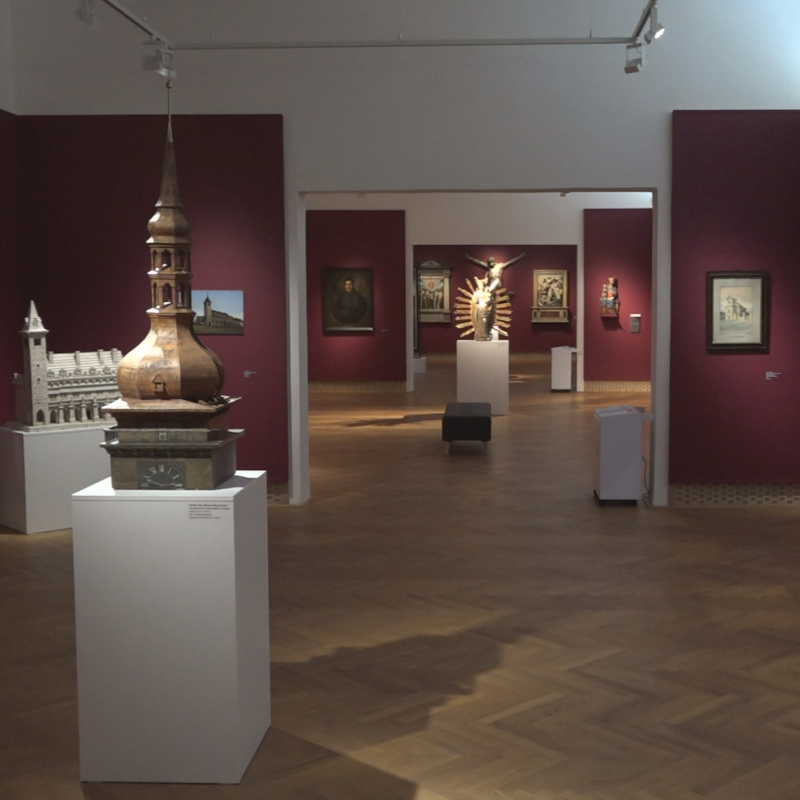 Obrázek epizody Dvě zajímavé výstavy mohou lidé aktuálně navštívit v Oblastním muzeu a galerii v Mostě.