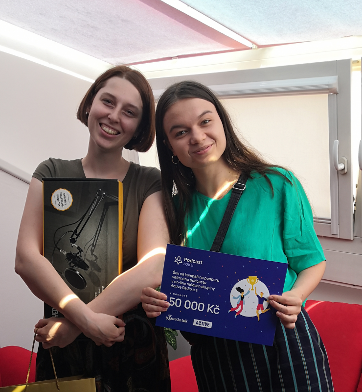 Obrázek epizody Na Youtube by na nás nikdo neklikal, tak jsme šly do podcastu, říkají vítězky ankety Podcast roku - autorky "Vyhonit ďábla"