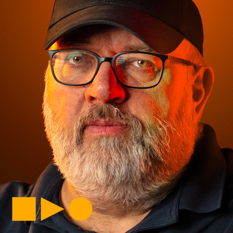 Obrázek epizody Kytky od Pepy: Babiš k nám osobně chodí na kontrolu. Pár kapek Sava prodlouží kytkám život