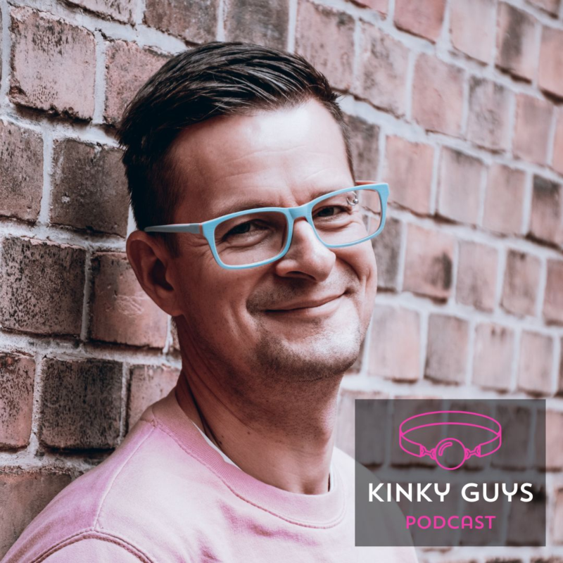 Obrázek epizody 29. STÁLE SE MOTÁ KOLEM DROG! V SOUČASNOSTI NIKOLI JAKO UŽIVATEL CHEMSEXU, ALE JAKO PEER, KTERÝ ZÁVISLÝM POMÁHÁ