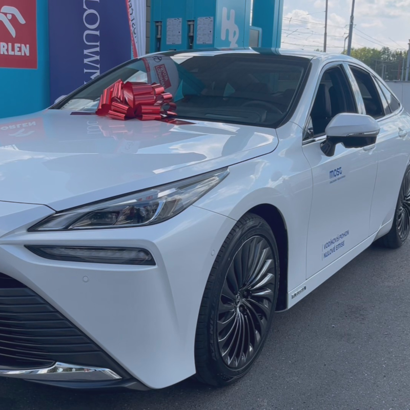 Obrázek epizody Představitelé města Mostu nově využívají osobní automobil na vodíkový pohon.