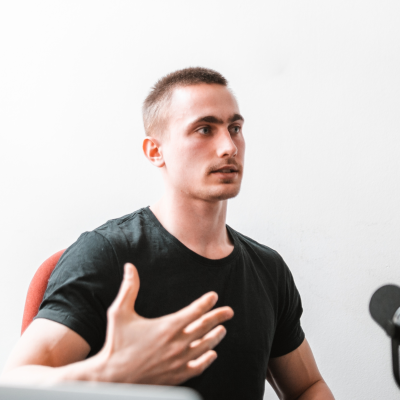 Obrázek epizody Lukáš Rusek | „Lidé si zvyknou na to, že se necítí dobře“