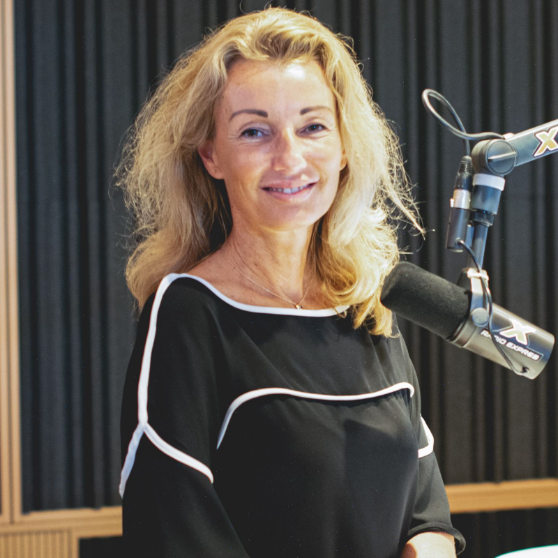 Obrázek epizody M. Macháčová - Keby v ambulanciách nesedeli všeobecní lekári na dôchodku... (Braňo Závodský Naživo)