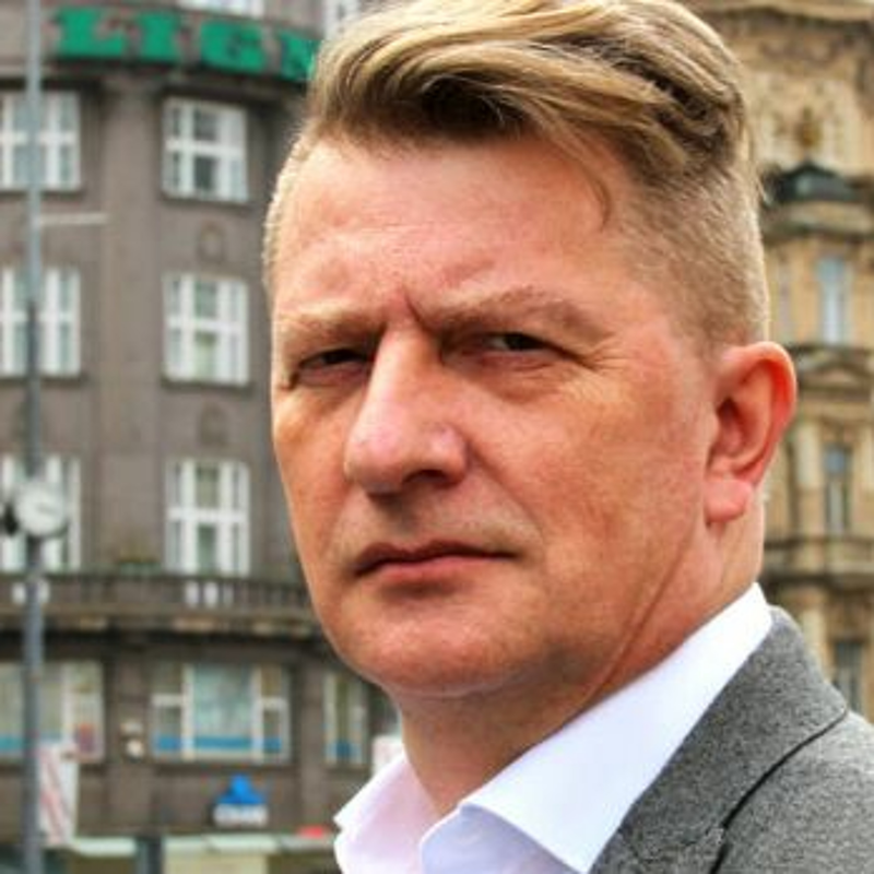 Obrázek epizody Jiří Padevět: Rozdělování obětí holokaustu podle etnicity mě znechucuje