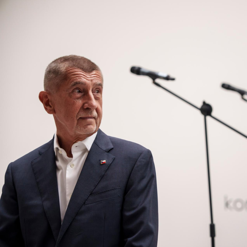 Obrázek epizody Jsme v hybridní válce s Ruskem, uznal Babiš. Co na to Okamura a Macinka?