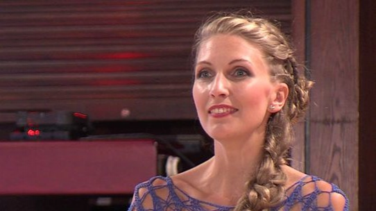 Obrázek epizody Hudba a zpěv má zásadní vliv na zdraví člověka, říká zpěvačka a muzikoterapeutka Ivana Rea